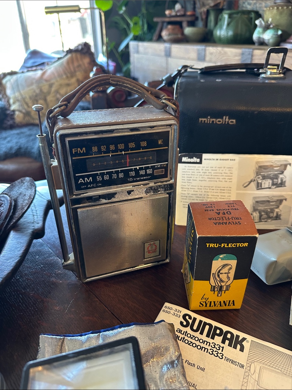 Vintage Minolta Camera Bundle. 2 bodys, 5 lenses, 2 bags, 2 instant ++ - Picture 7 of 16